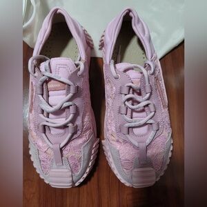 Dolce&Gabbanna  100% authentic kids 34 Pink Lace Sneakers